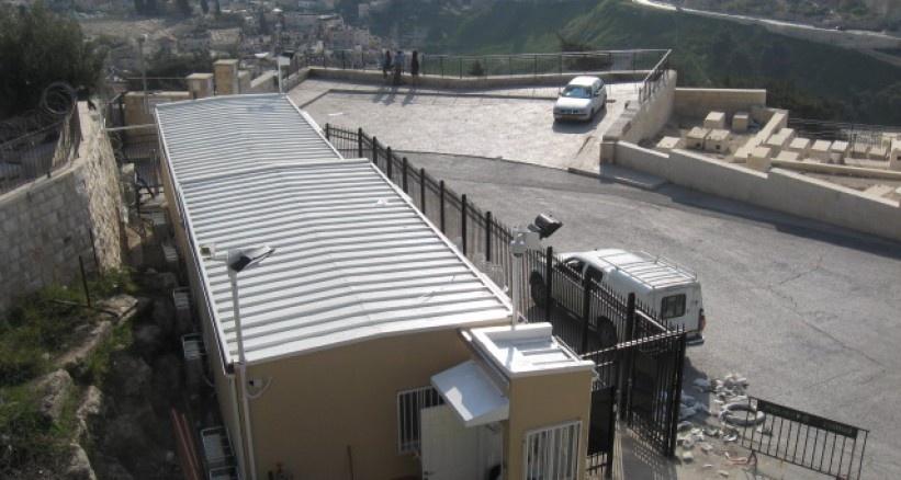 مستوطنون ينصبون بيوتا متنقلة جنوب بيت لحم