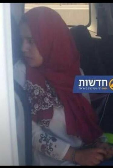 الاحتلال يعتقل فتاة بحجة حيازتها سكين