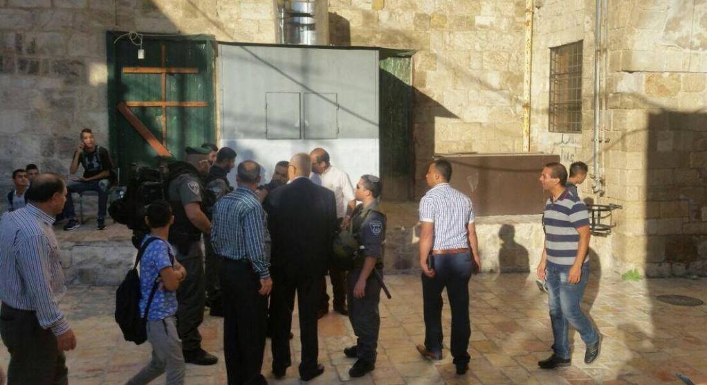 الإحتلال يقتحم مدرسة دار الأيتام ويعتقل طالبين عن مقاعد الدراسة