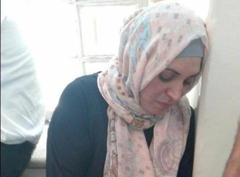 الاحتلال يمدد اعتقال مقدسية 