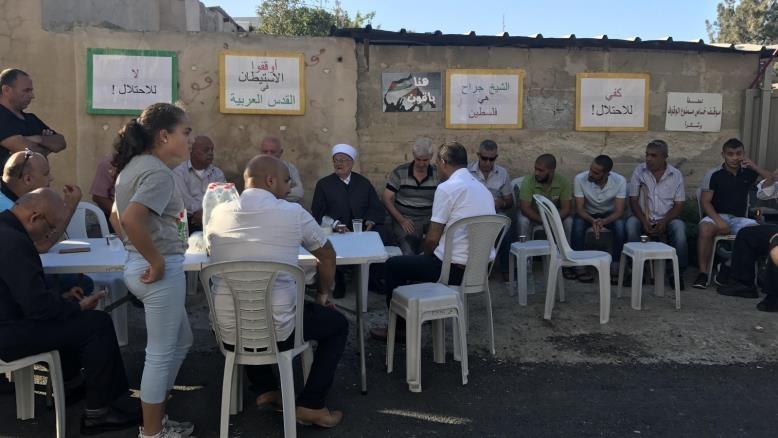 اعتصام وصلاة أمام منزل عائلة شماسنة المهدد بالاخلاء