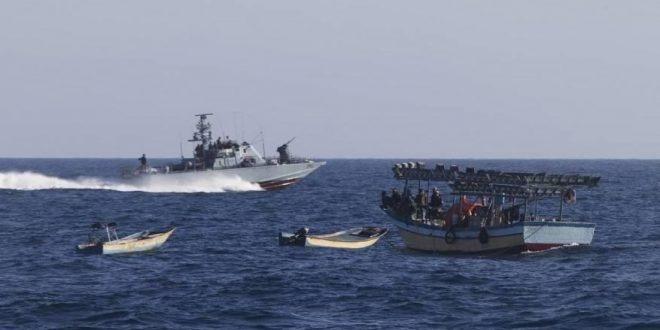 الاحتلال يعتقل صيادين من بحر شمال غزة