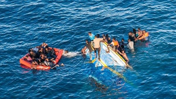 غرق 130 مهاجراً في البحر المتوسط