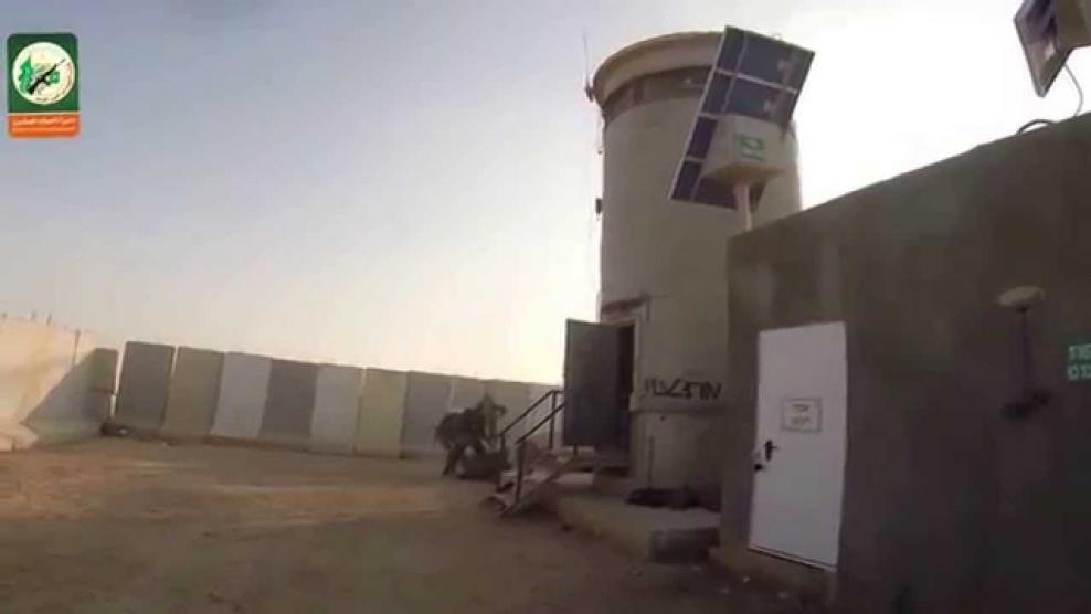 (فيديو) الاحتلال يفكك حامية لموقع 