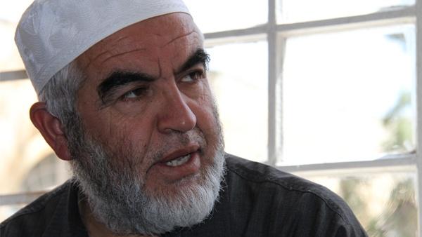 سجناء يهود يعتدون على الشيخ رائد صلاح بالضرب