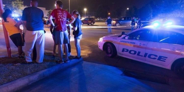 إطلاق نار داخل 