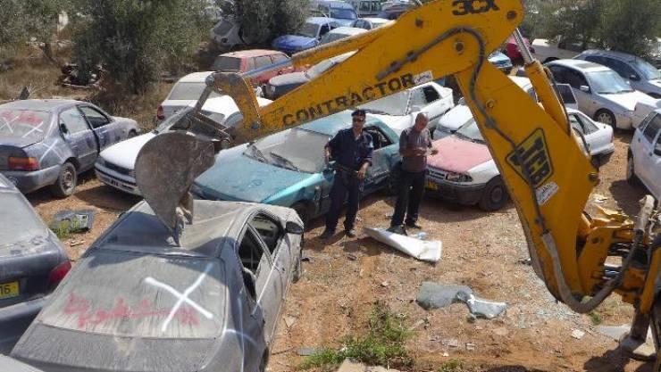 الشرطة بمساعدة الأمن الوطني تتلف 61 مركبة غير قانونية 