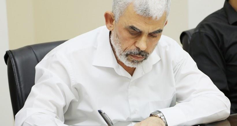السنوار: سنقدم تنازلات صاعقة وسأكسر عنق كل من لا يريد المصالحة