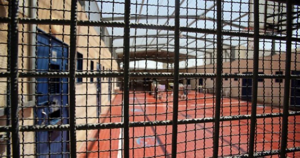 الاحتلال يواصل سجن أسير مصري رغم انتهاء محكوميته