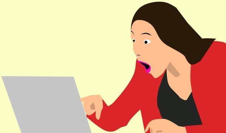 خبير يلوم الهواتف الذكية في تراجع الانتاج