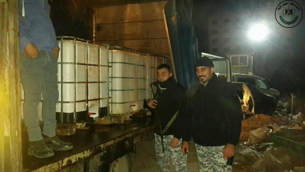  الضابطة الجمركية تضبط شاحنة بداخلها 3 خزانات سولار مهرب جنوب جنين
