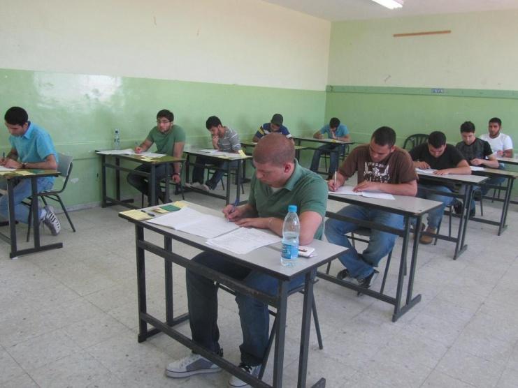 3105 طالب وطالبة يتقدمون لامتحان 