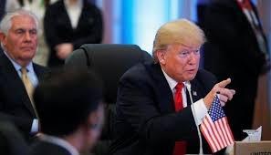 البيت الأبيض يحذر السلطة من إلغاء الاجتماع مع نائب ترامب