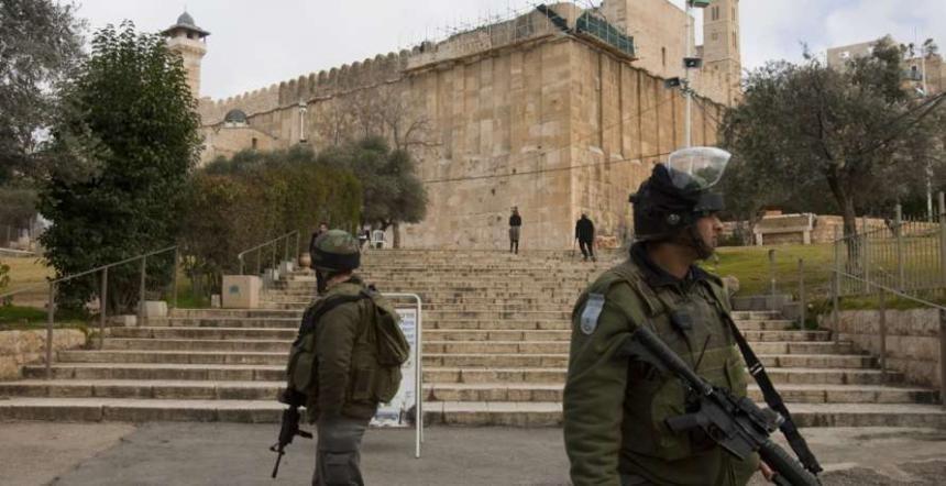 اعتقال فتى بدعوى حيازته سكينا في الخليل