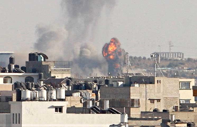 طائرات الاحتلال تقصف موقع البحرية التابع للقسام