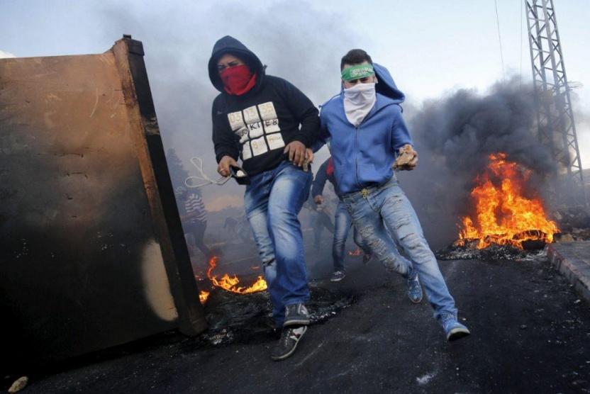 قمع مسيرة بالقدس بقنابل الغاز والفلفل والصوت