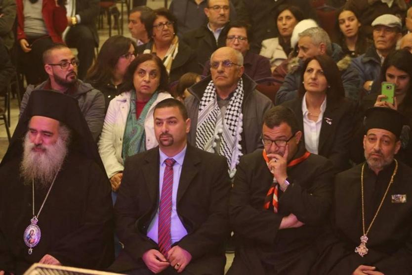 مسيرة شموع في بيت ساحور تدعو للحفاظ على فلسطينية وعروبة القدس وتندد بقرار ترامب