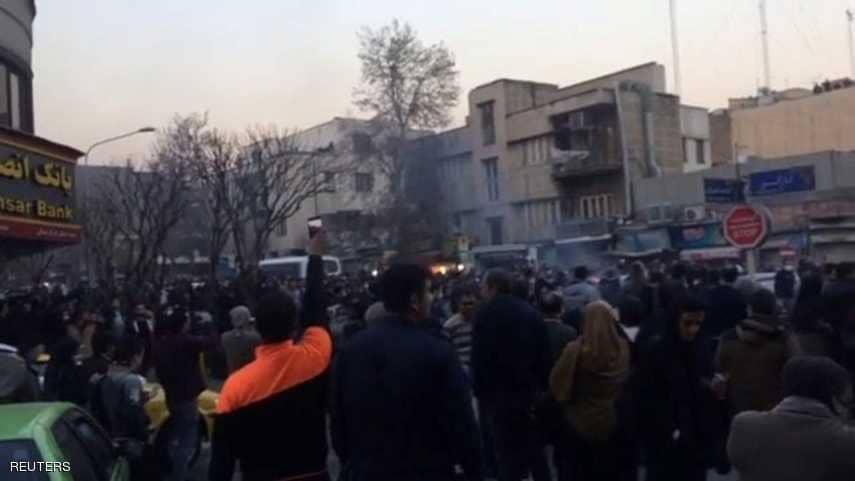 ترامب يهاجم حماقة أوباما بشأن إيران.. وعنف النظام يتصاعد