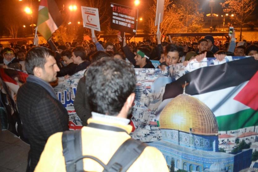 وقفة تضامنية مع القدس في مسجد الفاتح بإسطنبول