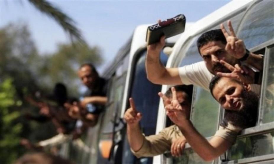 الاحتلال يفرج عن خمسة أسرى من قطاع غزة
