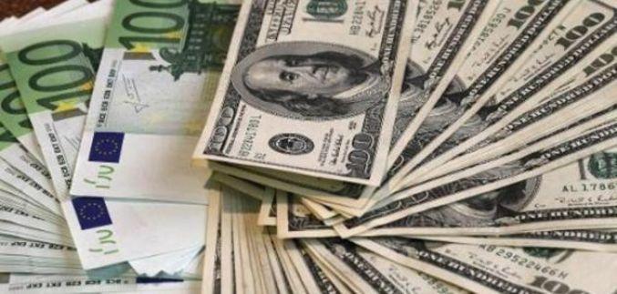 العملات تواصل انخفاضها