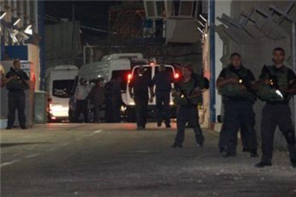 تدهور الحالة الصحية لأسرى في سجني 