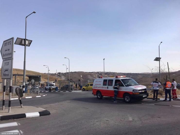الاحتلال يعتقل شابا على حاجز الكونتينر