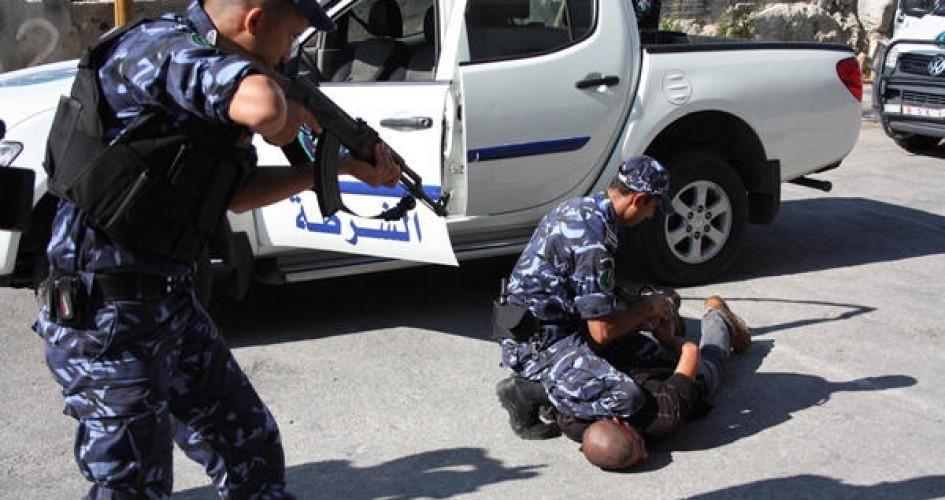 الشرطة تكشف ملابسات قضية سرقة 4 مركبات وتقبض على الفاعلين في بيت لحم