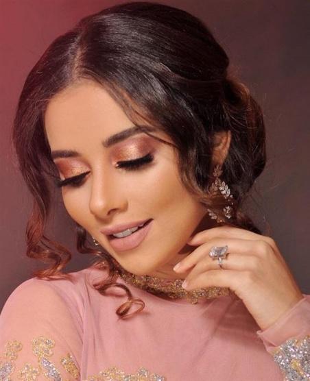 بلقيس فتحي تبرز حملها في جلسة تصوير جديدة