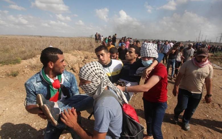 13 اصابة في مواجهات مع الاحتلال على حدود غزة