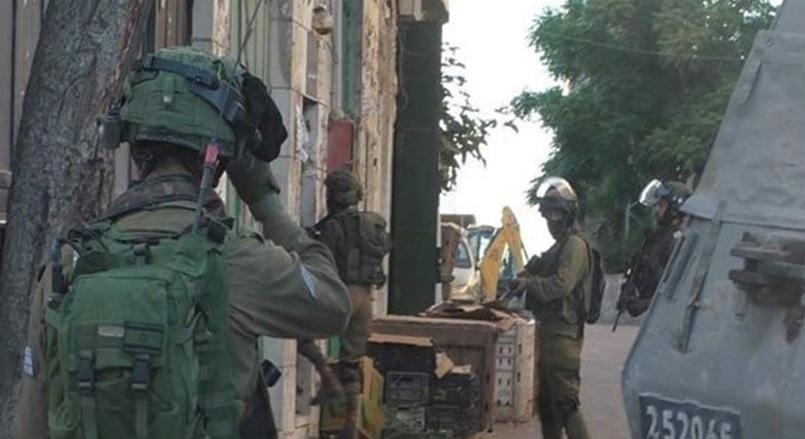 نابلس: سحب تصاريح عمال  بيتا والاحتلال يغلق مداخل القرية