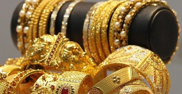 الذهب يرتفع مع هبوط الدولار ليصل 1354.21 دولار للأونصة