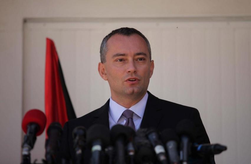 ملادينوف: يجب وقف الاستيطان وهدم منازل الضفة