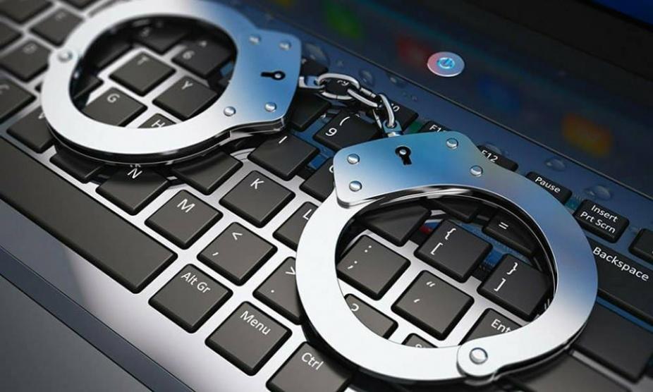 الشرط تقبض على شخص بتهمة التشهير عبر موقع الفيس بوك في بيت لحم