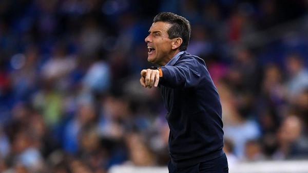 أونزوي يبرئ حكم مباراة أتلتيكو مدريد