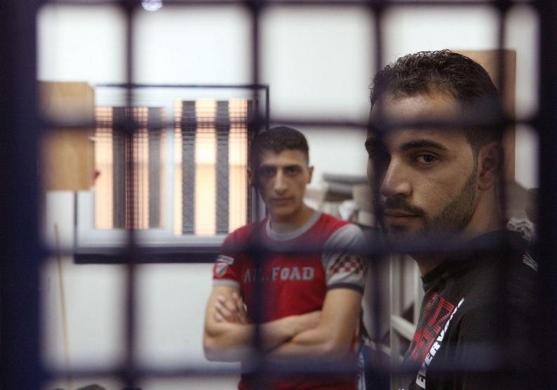 فارس يطلع وفدًا فرنسيًا على أوضاع الأسرى بسجون الاحتلال