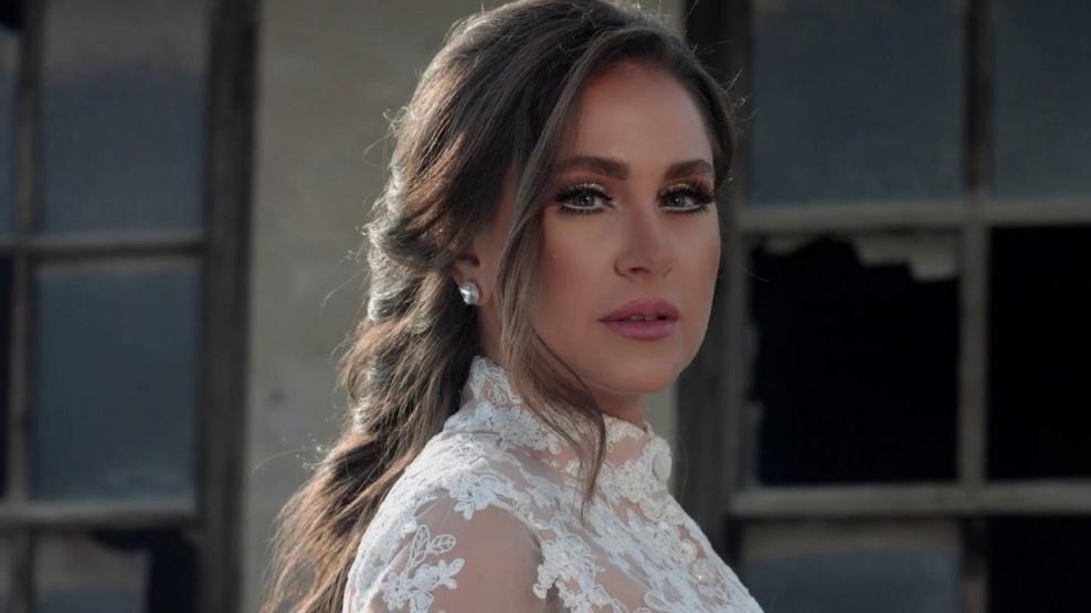 ما حقيقة إصابة الممثلة السورية ديمة قندلفت بشظايا قذيفة في دمشق؟!