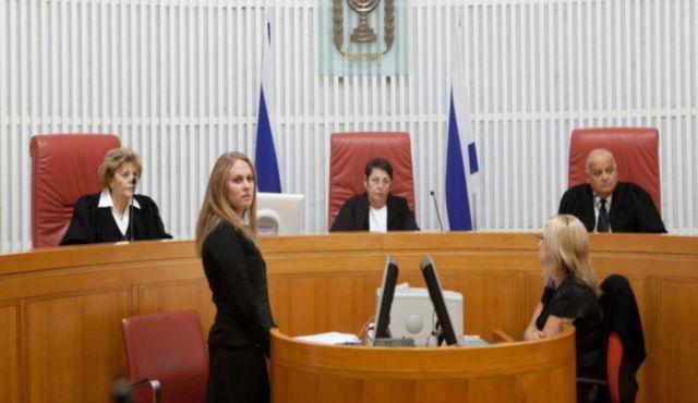 تمديد اعتقال 6 مقدسيين بتهمة امتناعهم عن منع تنفيذ عملية الطعن