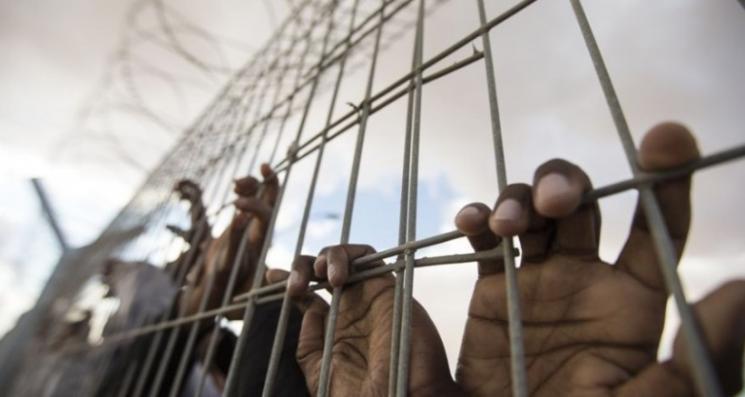 4 اسرى يواصلون الاضراب عن الطعام