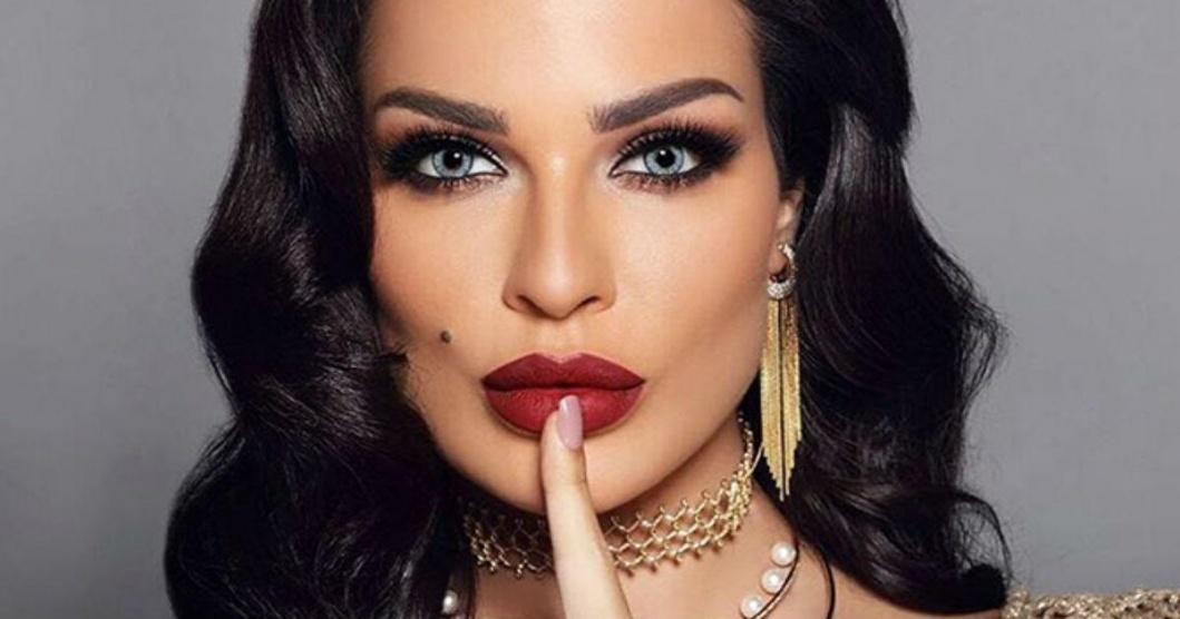 بعدما وصفت نفسها بالقمر وهاجمت منتقديها.. نادين نجيم تثير الجدل مجددًا !