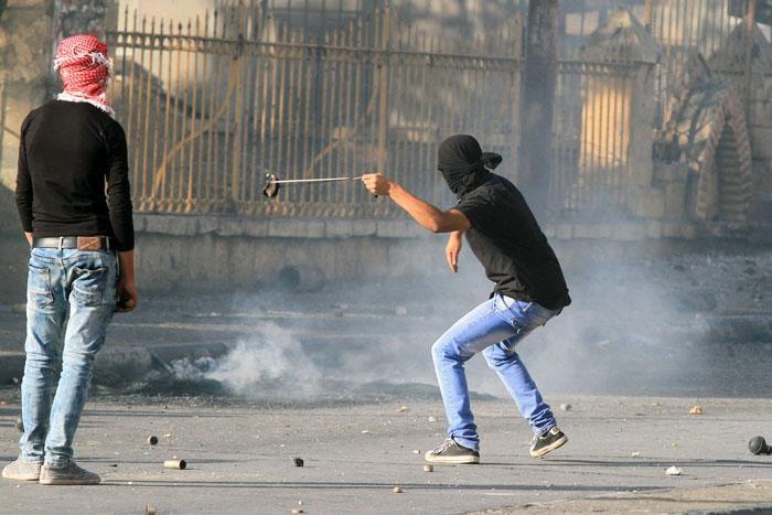 الاحتلال يعتقل ثلاثة شبان  خلال مواجهات على المدخل الشمالي لبيت لحم