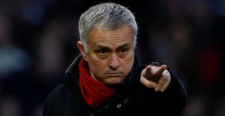 مورينيو يعقد مهمة برشلونة لتدعيم الدفاع