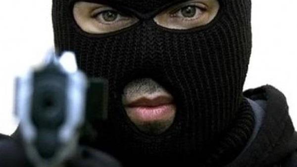 عملية سطو على سيارة تنقل اموالا لبنك فلسطين في نعلين
