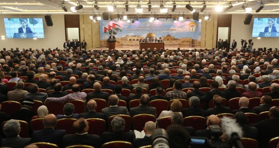 أكثر من 100 عضو وطني يحتجون على التلكؤ بصرف الرواتب
