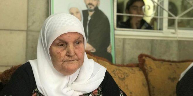  الحاجة مزيونة ابو سرور  تحمل معاناة النكية وهموم امهات الاسرى برحلتها لايرلندا 