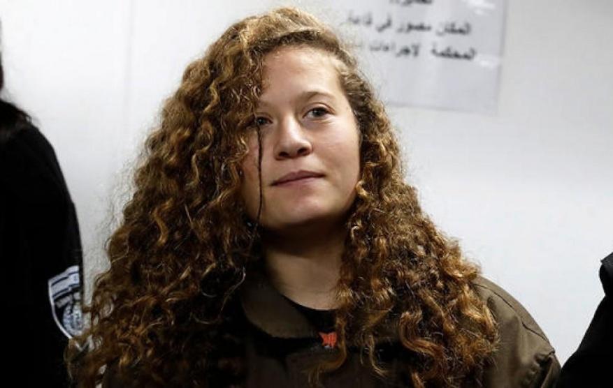 الاحتلال يعتقل شقيق الأسيرة عهد التميمي في قرية النبي صالح
