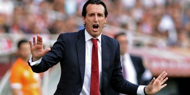 إيمري يلقي الكرة في ملعب نيمار