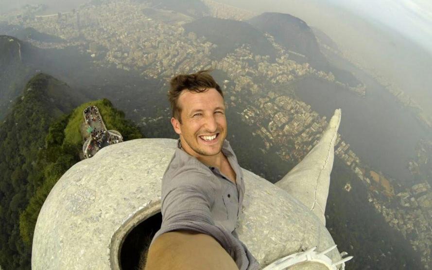 السيلفي.. ليس صورة طبق الأصل منك