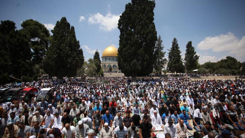 أكثر من ربع مليون مصلِّ في الأقصى بثالث جمعة من رمضان