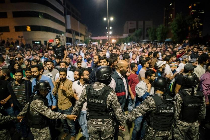 يديعوت: السعودية والإمارات وإسرائيل ساهموا بتصاعد احتجاجات الاردن